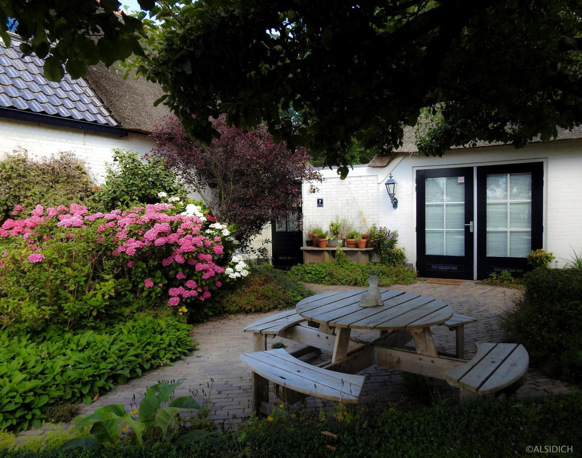 Bed and Breakfast The Wee White Hoose Oosternijkerk Esterno foto